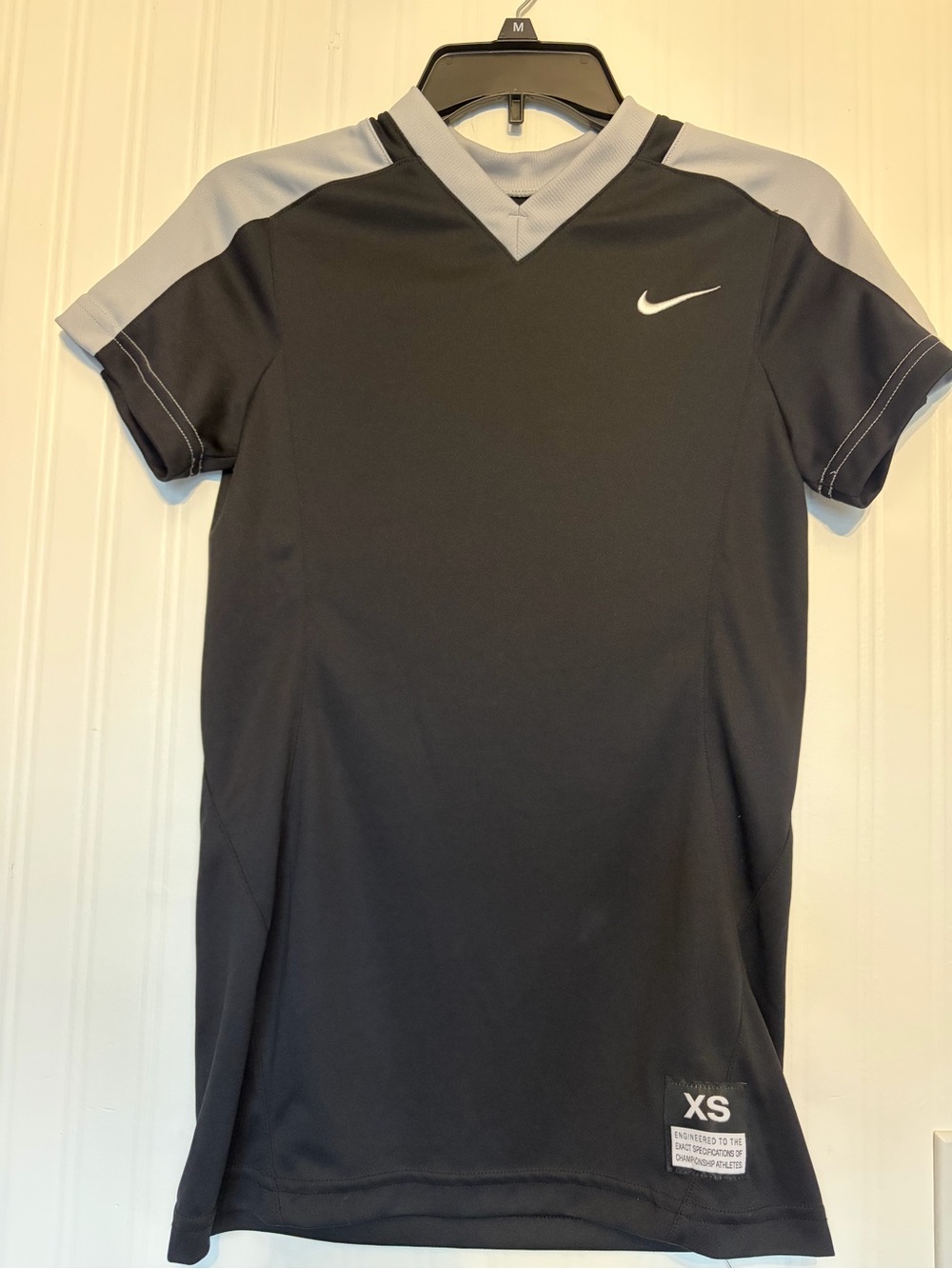 Nike Men’s Black and Gray Short-Sleeve Athletic Top